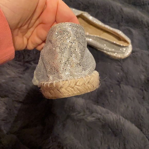 🔴Women’s Express Size 8 Sparkle Flats 💫 - Picture 3 of 5